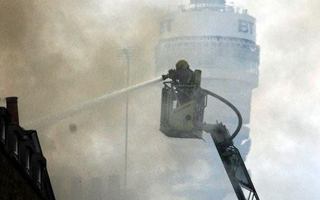 Incendiu violent in Soho, Londra