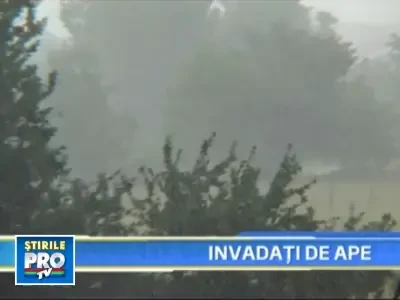 Potop peste Romania! Agoniseala oamenilor, pe apa sambetei