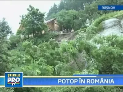 S-au rupt norii peste jumatate din tara! Case inundate, animale inecate