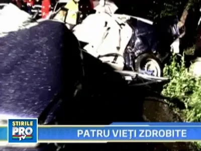 Trei baieti si o fata au pierit sub rotile unui TIR, pe DN7