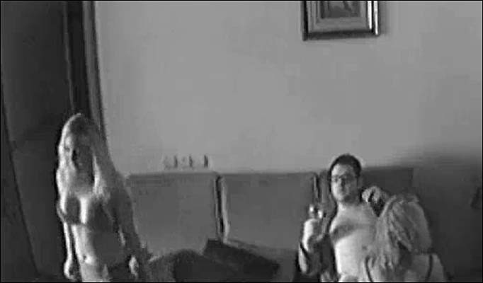 Diplomat britanic surprins cu prostituatele la bordel!