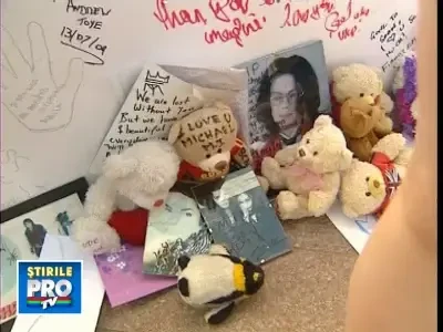 Tribut emotionant! Fanii londonezi s-au stans sa-l celebreze pe Michael!