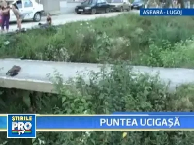 A murit dupa ce a cazut cu bicicleta intr-un sant de patru metri!