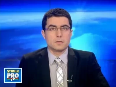 Avion de mici dimensiuni, prabusit peste o masina parcata!