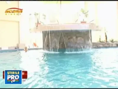 Ea e Pamela Anderson de Romania! Seamana cu originalul?