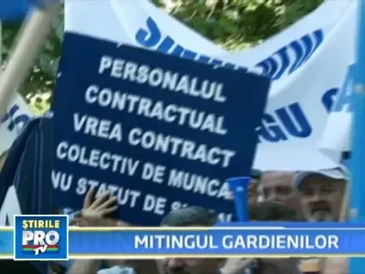 Gardienii au protestat in fata Ministerului Justitiei!