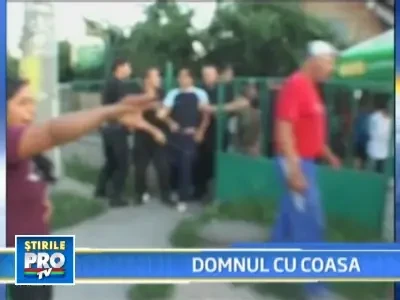 Voia sa isi faca dreptate cu coasa in mana!