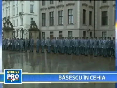 Glume la nivel inalt, la Praga, cu presedintele Basescu si Vaclav Klaus