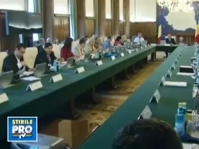 Guvernul amana acordarea primelor de vacanta pana la sfarsitul anului