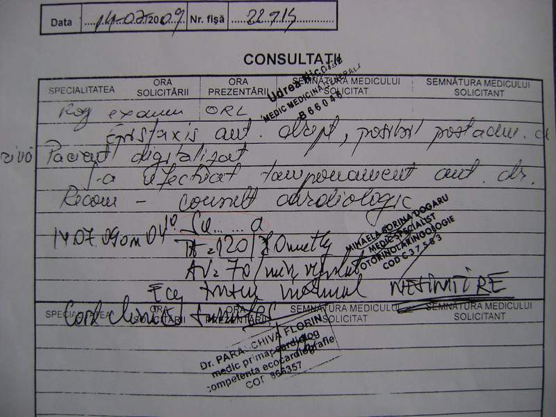 Medic pe foaia de consultatie a unui pacient: "Nesimtire" si "Su.. ...a"