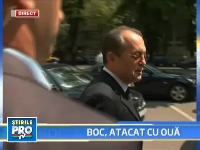 Boc si Berceanu atacati cu oua la Timisoara!