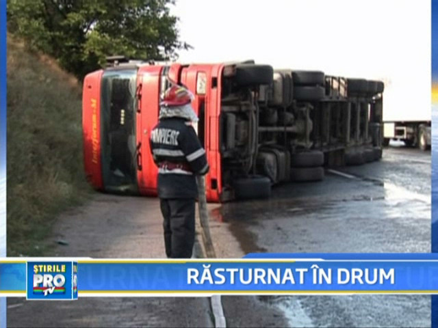 Masina mica rastoarna TIR-ul mare!