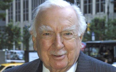 Jurnalistul Walter Cronkite a murit la varsta de 92 de ani
