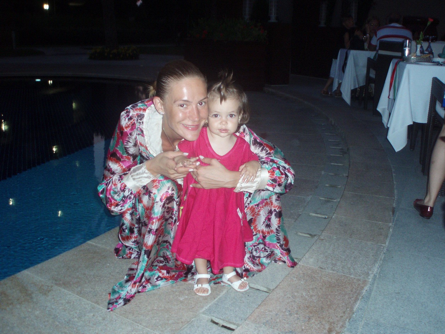 Roxana Ciuhulescu: prima vacanta la mare impreuna cu fiica ei