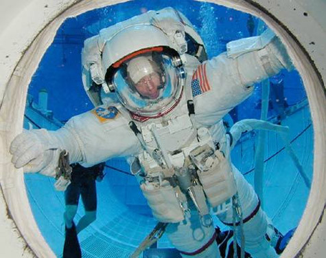 Afla aici cum poti sa devii astronaut la NASA si la ce teste vei fi supus!
