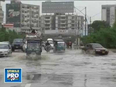 Sezonul musonic a facut cel putin 26 de victime in Pakistan