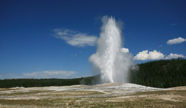 Un gheizer a erupt in Rusia! Primul, in ultimii 50 de ani!