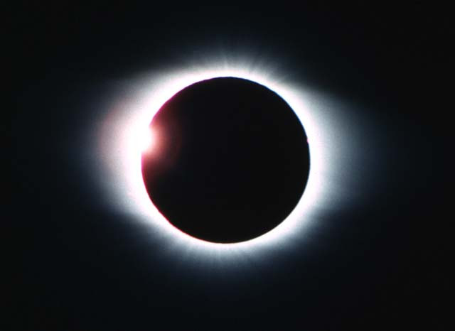 Afla cand vor avea loc urmatoarele eclipse totale de soare!