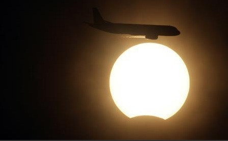 Cum s-a vazut eclipsa de soare in Romania! Trimite imagini din orasul tau