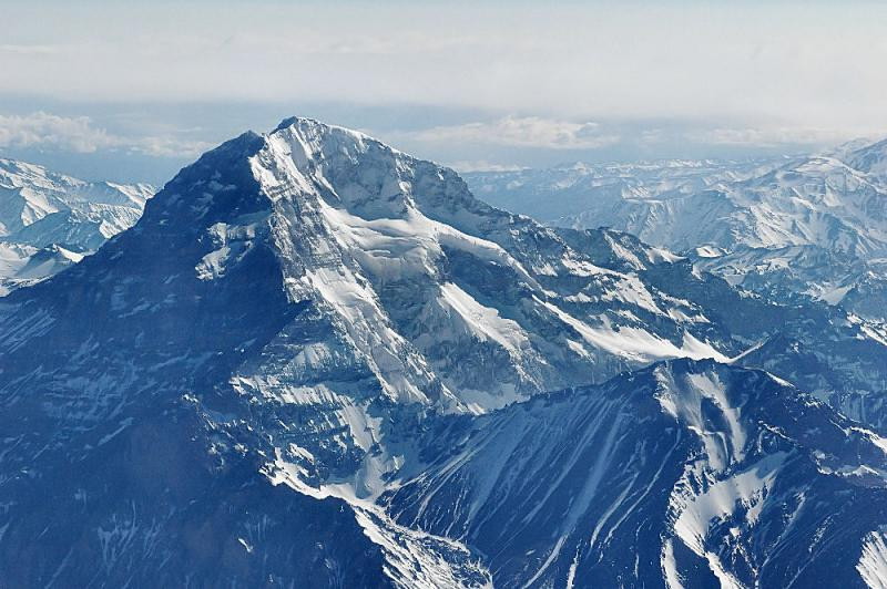 Urca munti si bate recorduri ca sa isi ajute un prieten bolnav!