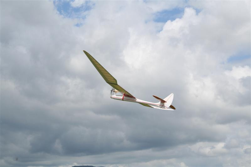 Impatimitii zborului s-au intrecut la Campionatul de Rachetomodelism