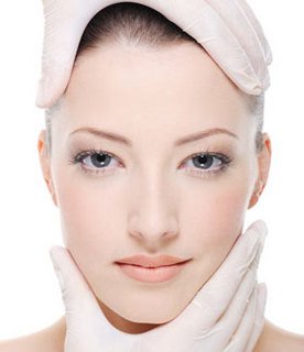 Operatiile estetice, mai periculoase pe timp de vara