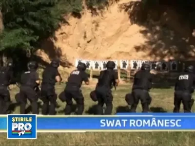 Infractori, pazea! Politistii romani invata tehnici SWAT!