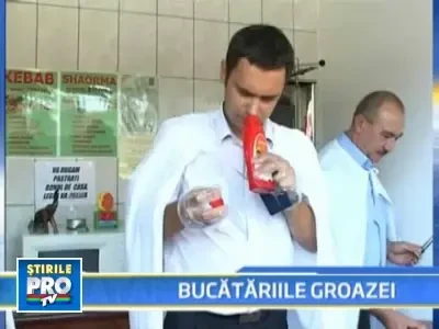 Meniu pe litoral: muste, alimente cu miros de urina, sosuri expirate