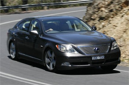 Ai masina cu motor de peste 2 litri? Platesti impozit dublu