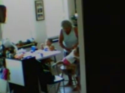 Bonele care terorizau copiii, vecine de bloc in cartierul Drumul Taberei