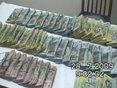 Caruselul furturilor: jaf de 10 miliarde de lei vechi!