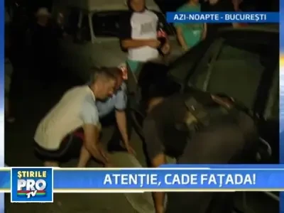 Atentie, cade tencuiala! O fata de 23 de ani a ajuns la spital