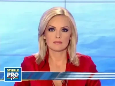 O masina a ars aproape complet intr-un cartier din Brasov!