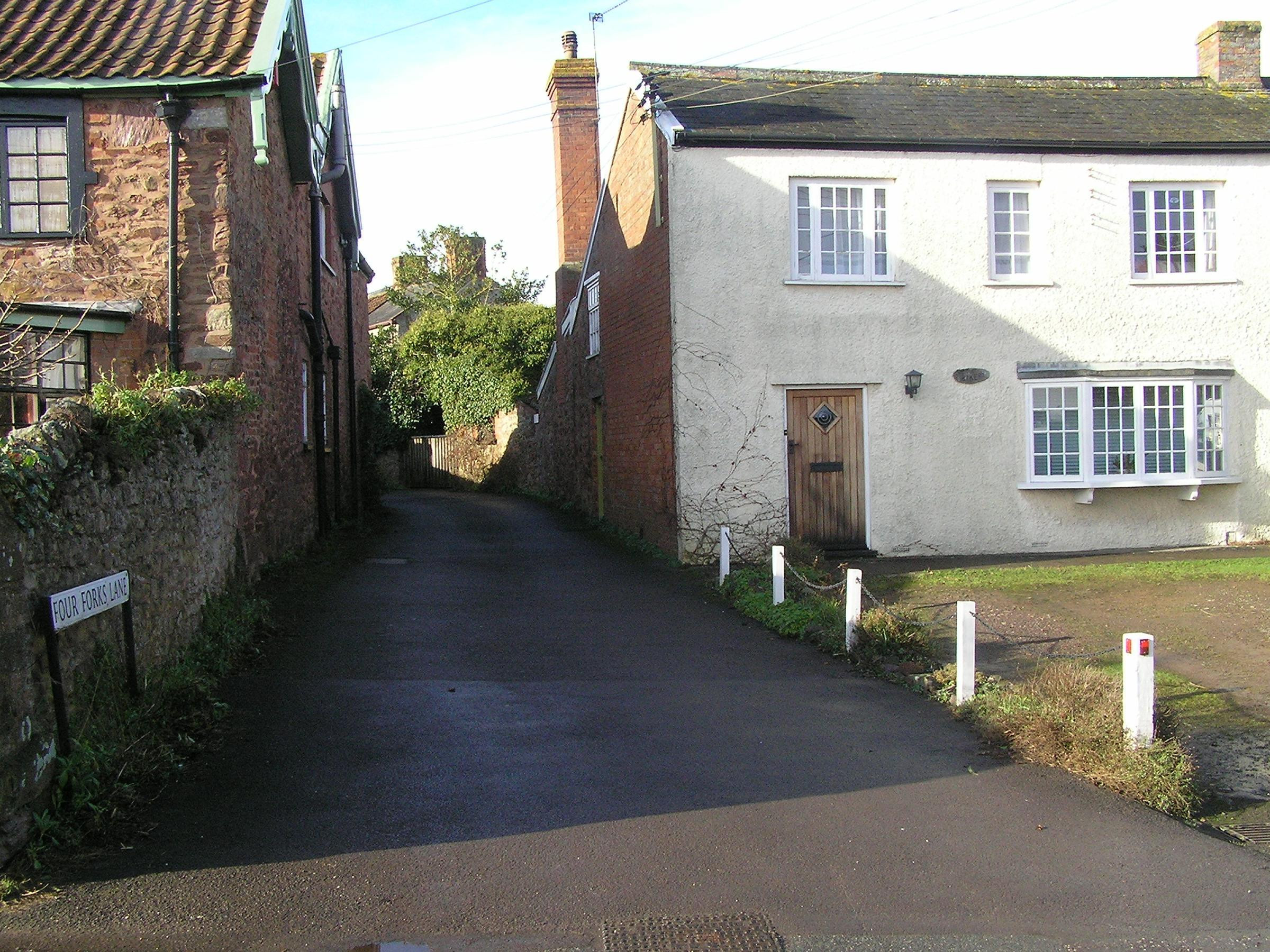 Super oferta de criza: resedinta de lux cu masina si salupa incluse in pret