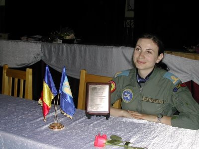 Prima femeie-pilot de MIG 21 Lancer din Romania a primit botezul aerului!