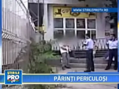 Au amenintat ca isi vor ucide copilul de 1 an, dupa ce au ramas pe drumuri!