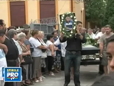 Limuzine, aur si haine de firma la inmormantarea lui Trifu Schrottu