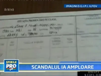 Doi politicieni, banuiti ca au cumparat diplome false