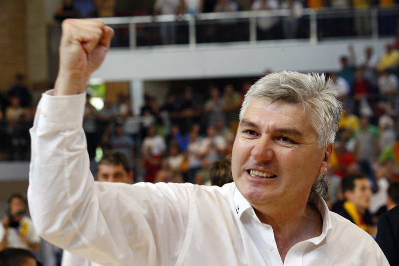 Dezastru in handbal! Federatia, amendata, antrenorul nationalei-suspendat!