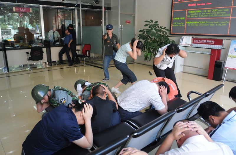 Jaf cu 16 ostatici intr-o banca din Anglia