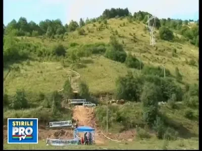 Adrenalina si risc maxim la concursul de bikeri de la Tarnita! VIDEO