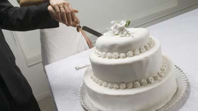 Sute de viitoare mirese au venit la targul dedicat lor, deshis la Romexpo