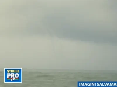 Tornade periculoase la malul marii! IMAGINI SPECTACULOASE!