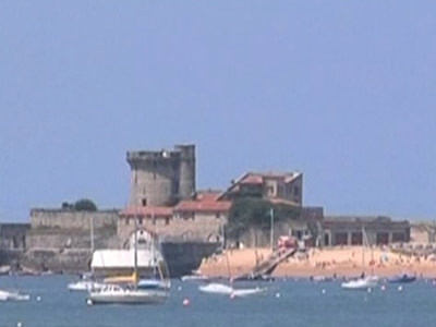 Geamanduri cu difuzoare, special pe plajele pentru persoane nevazatoare