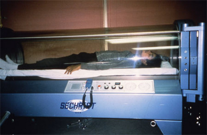 Masina timpului! Michael Jackson credea ca va trai 150 de ani folosind-o!