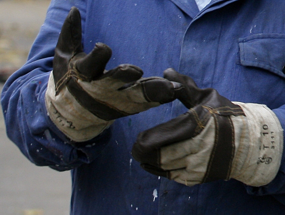 Cine angajeaza zilieri va trebui sa plateasca 16% impozit la stat