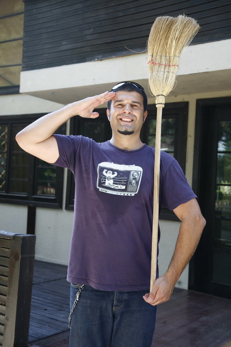 Edi Stancu, AndreEa, Viorel si Miki spun si ei “Serviti, va rog!”