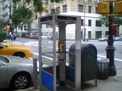 Cabinele telefonice au disparut aproape cu totul din New York!