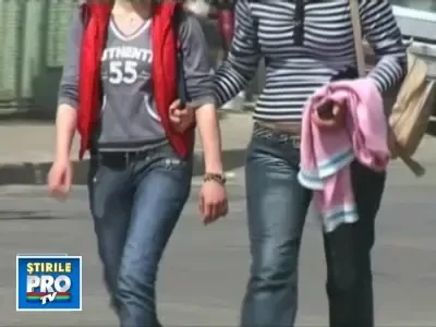 INFIORATOR! Violata timp de mai multi ani de tatal ei! Mama stia!