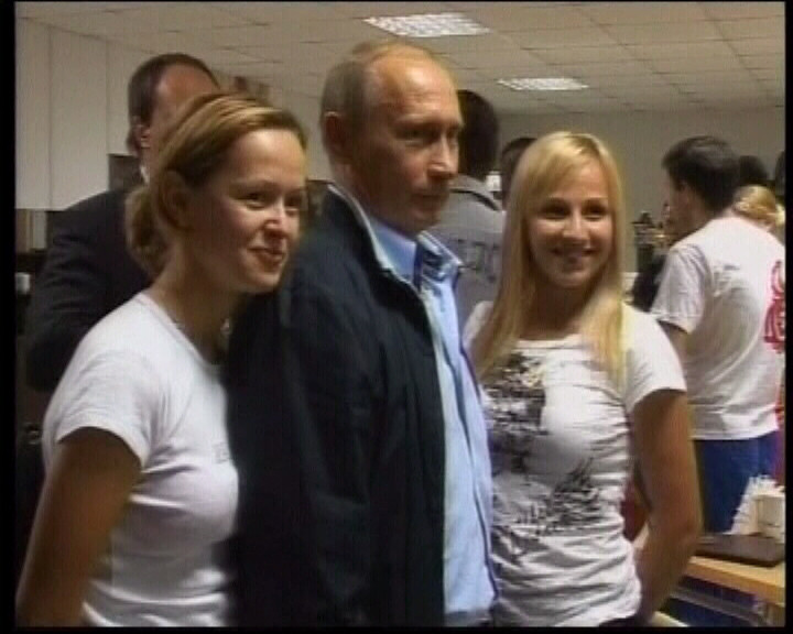 Vladimir Putin si Dmitri Medvedev, o seara ca intre prieteni la Soci!